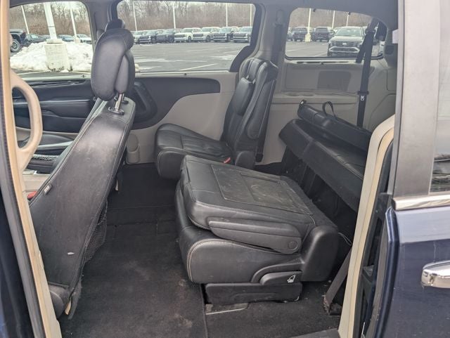 2016 Chrysler Town & Country Touring-L
