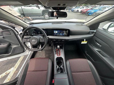 2025 Nissan Kicks SR