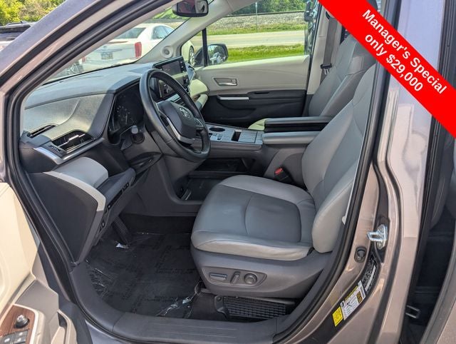 2021 Toyota Sienna XLE