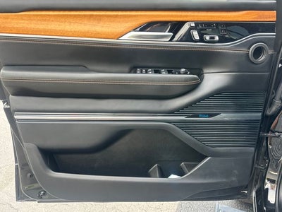 2022 Jeep Grand Wagoneer Series III