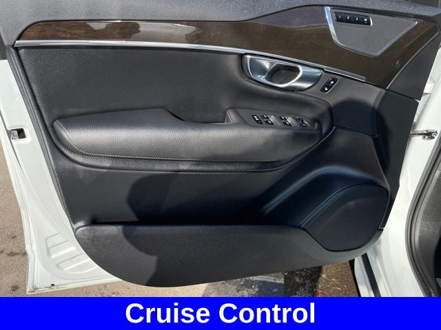 2018 Volvo XC90 T5 Momentum