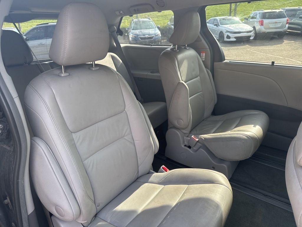 2017 Toyota Sienna XLE 7 Passenger