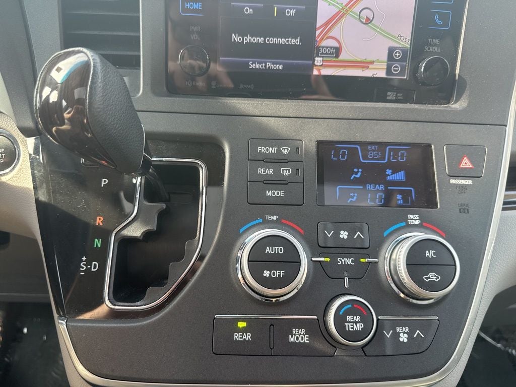 2017 Toyota Sienna XLE 7 Passenger