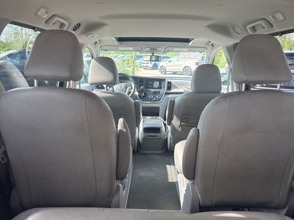 2017 Toyota Sienna XLE 7 Passenger