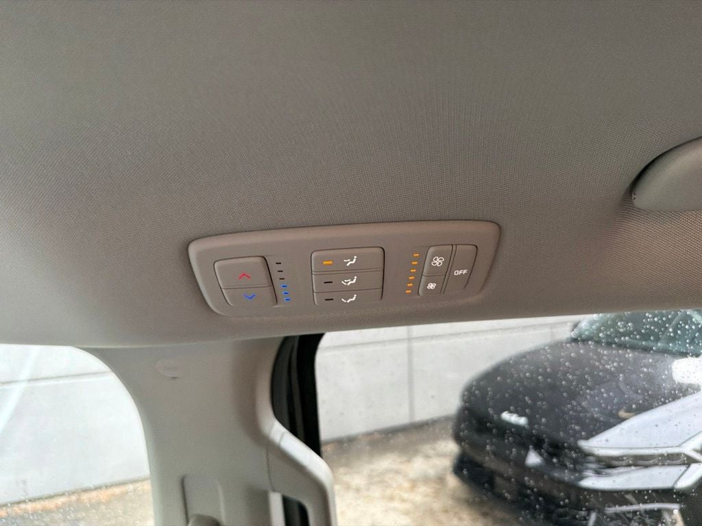 2024 Kia Carnival LX
