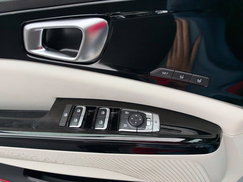 2024 Kia Carnival SX