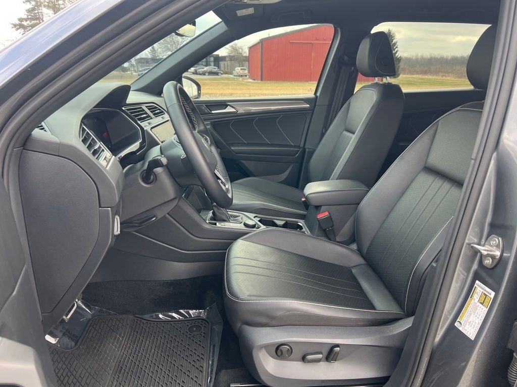 2023 Volkswagen Tiguan 2.0T SE R-Line Black