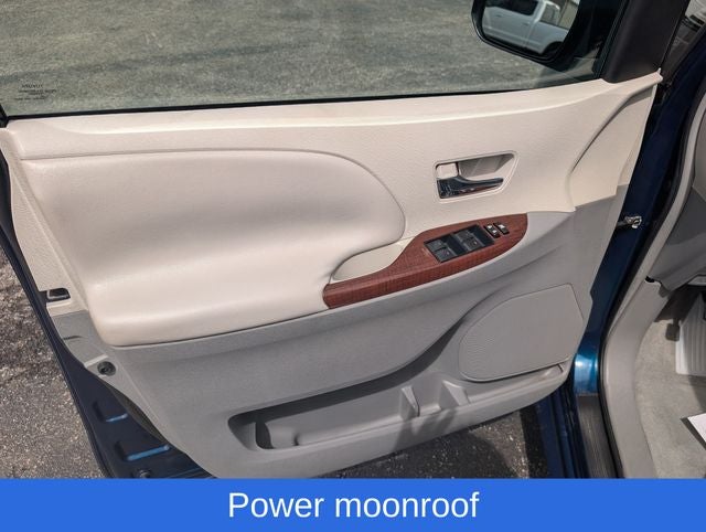 2011 Toyota Sienna XLE