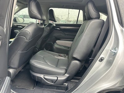 2025 Toyota Highlander Hybrid Platinum