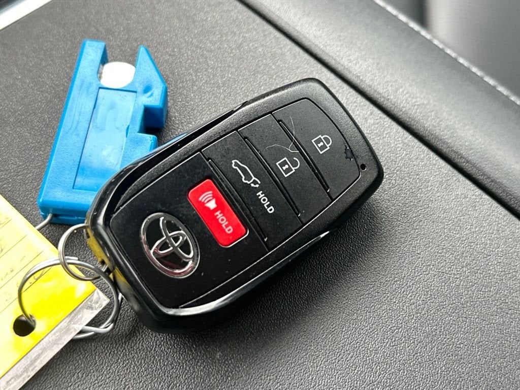 2025 Toyota Highlander Hybrid Platinum