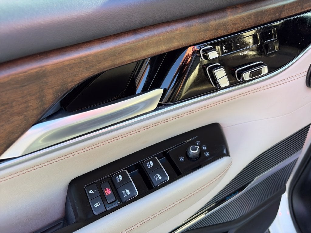 2024 Jeep Grand Wagoneer Base